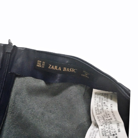 SOLD Zara faux leather skirt size 25 - Picture 4 of 5